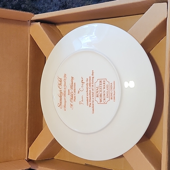 Hamilton Collection "Sunday's Child" - Picture 4 of 5